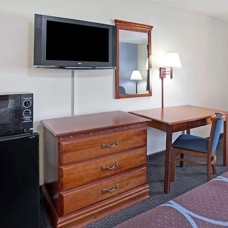 Super 8 By Wyndham Suwanee Ξενοδοχείο Εξωτερικό φωτογραφία