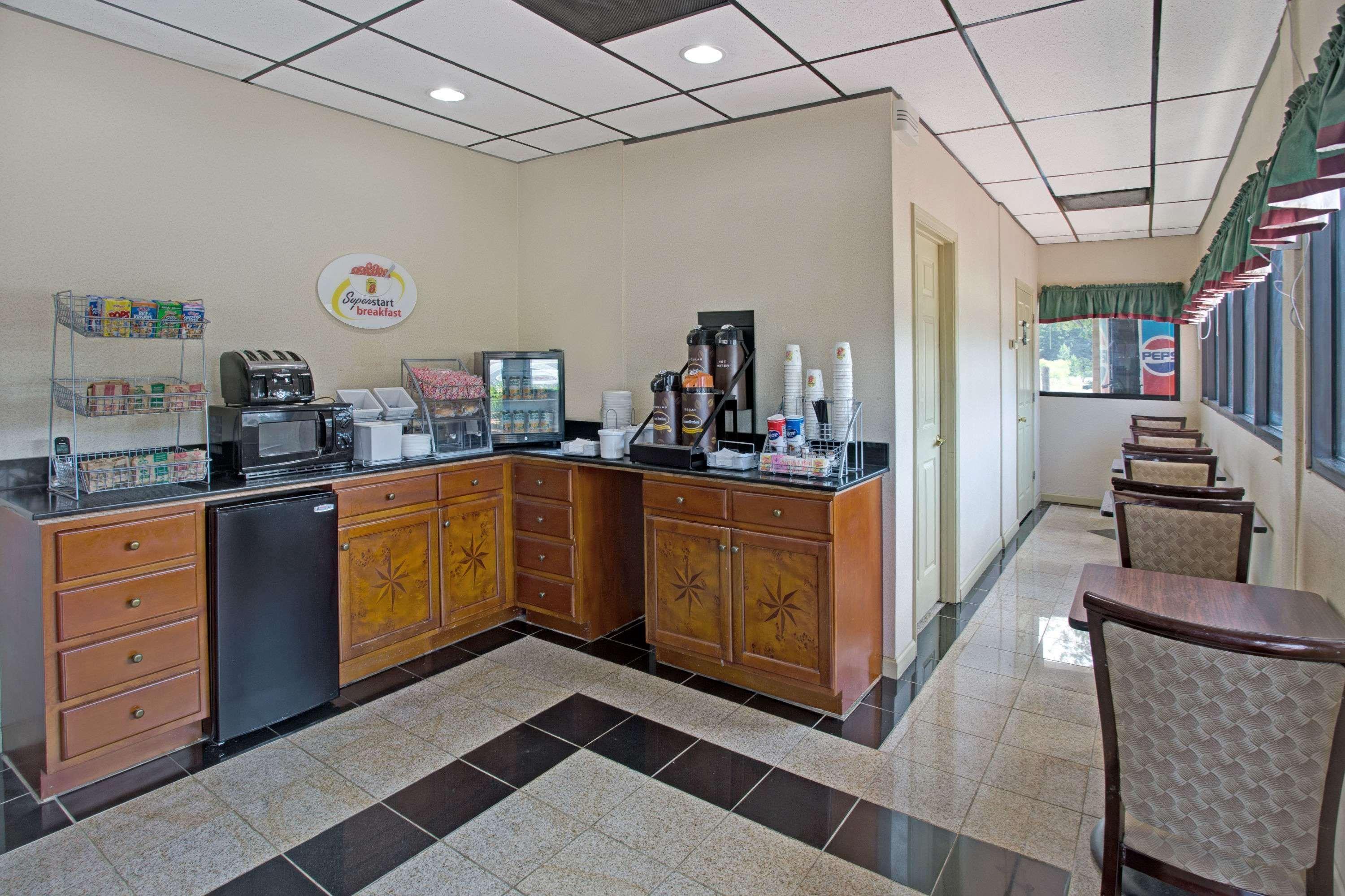 Super 8 By Wyndham Suwanee Ξενοδοχείο Εξωτερικό φωτογραφία