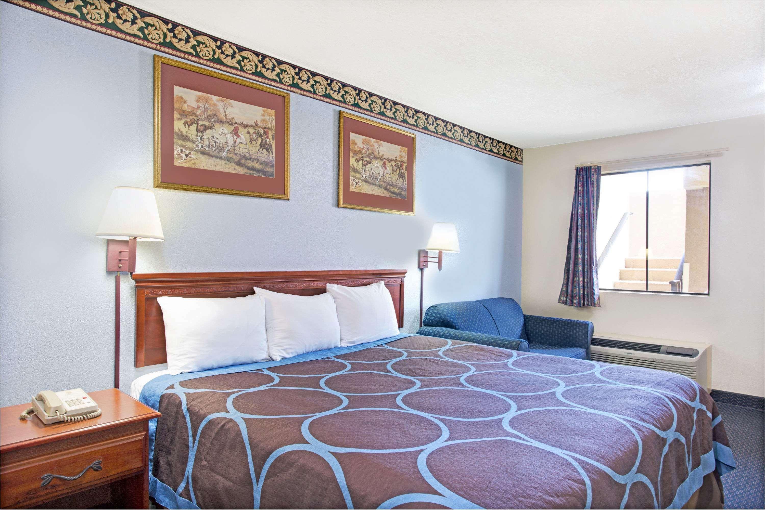 Super 8 By Wyndham Suwanee Ξενοδοχείο Εξωτερικό φωτογραφία