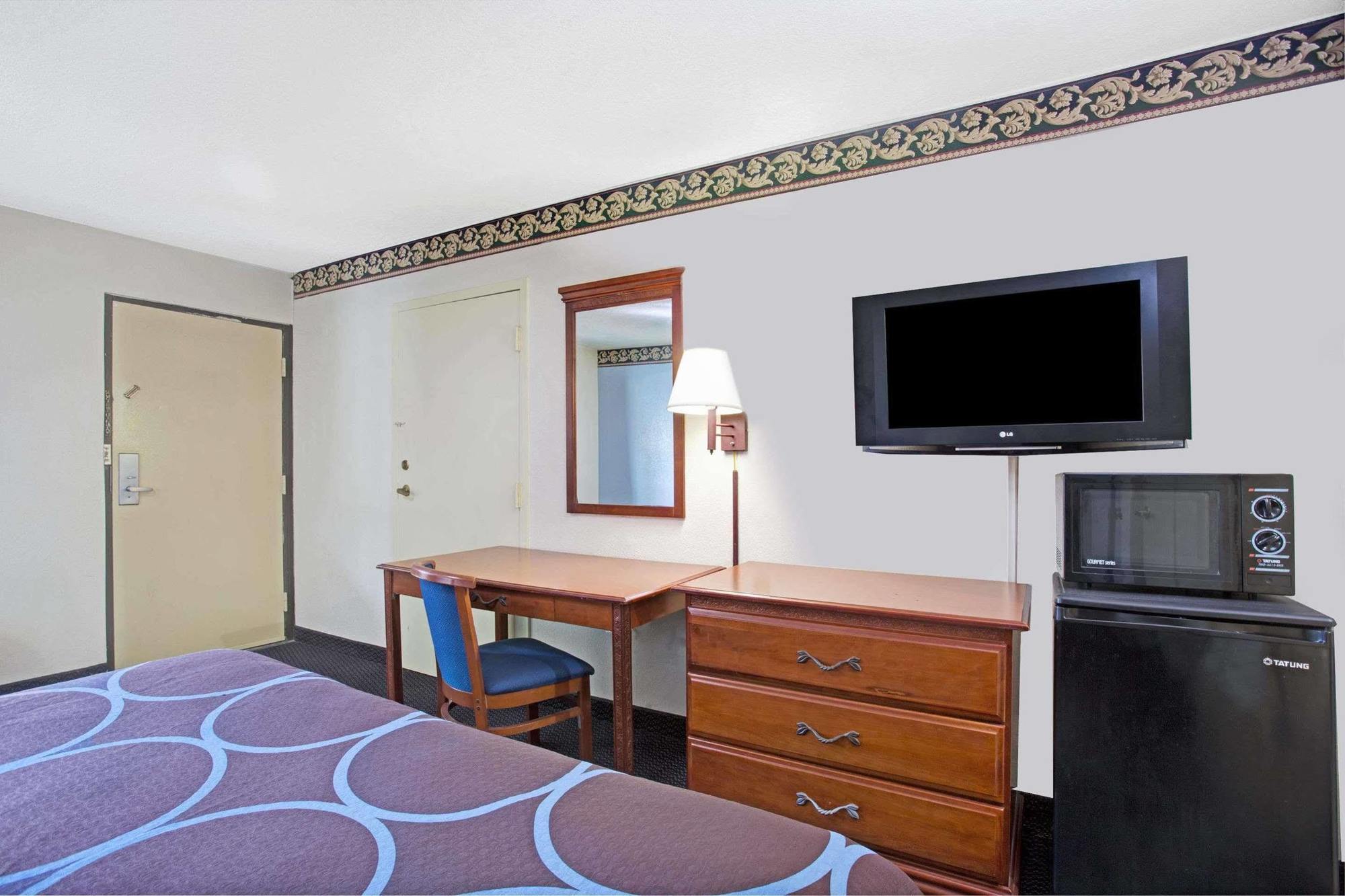 Super 8 By Wyndham Suwanee Ξενοδοχείο Εξωτερικό φωτογραφία